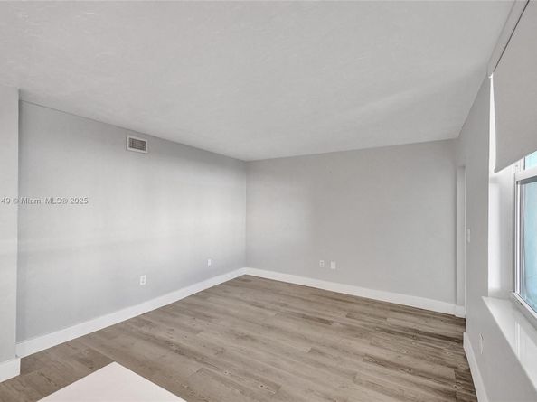 701 Collins Ave 3B, Miami Beach FL 33139