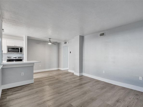 701 Collins Ave 3B, Miami Beach FL 33139