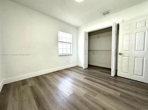 3335 NW 19th St, Miami FL 33125