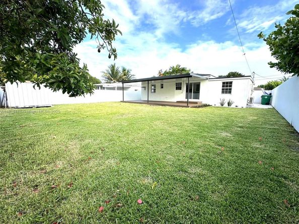 3335 NW 19th St, Miami FL 33125