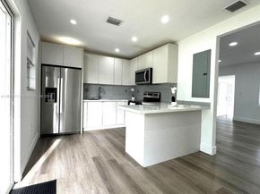 3335 NW 19th St, Miami FL 33125