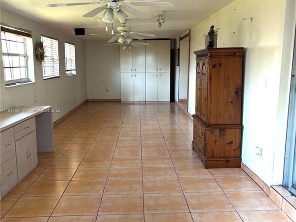 17960 NE 6th Ave, North Miami Beach FL 33162