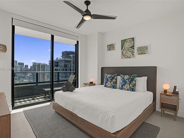 159 NE 6th St 3214, Miami FL 33132