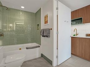 159 NE 6th St 3214, Miami FL 33132