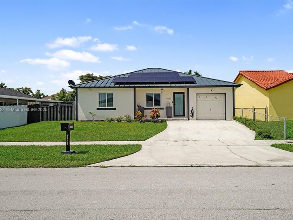 21006 SW 125th Ct Rd, Miami FL 33177