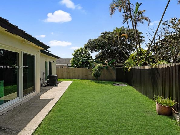 21006 SW 125th Ct Rd, Miami FL 33177