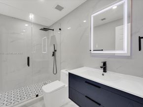 910 NW 133rd St, North Miami FL 33168