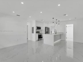 910 NW 133rd St, North Miami FL 33168