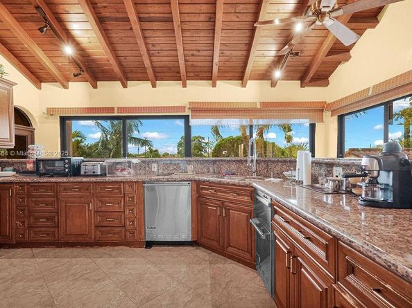 9291 SW 36th St, Miami FL 33165