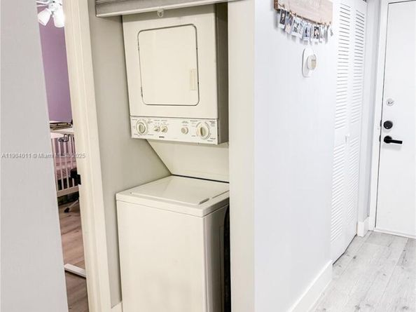 841 NE 207th Ln 3204, Miami FL 33179