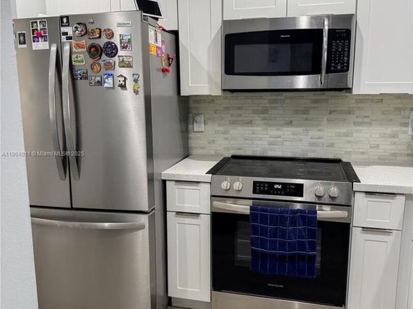 841 NE 207th Ln 3204, Miami FL 33179