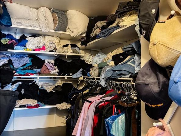 841 NE 207th Ln 3204, Miami FL 33179