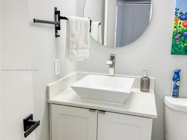 841 NE 207th Ln 3204, Miami FL 33179