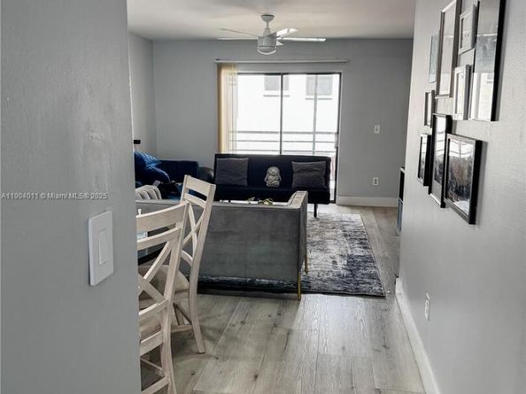 841 NE 207th Ln 3204, Miami FL 33179