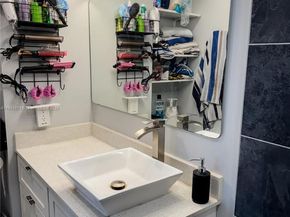 841 NE 207th Ln 3204, Miami FL 33179