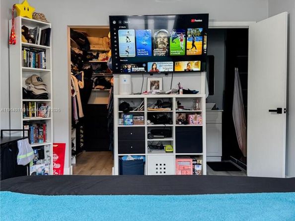 841 NE 207th Ln 3204, Miami FL 33179