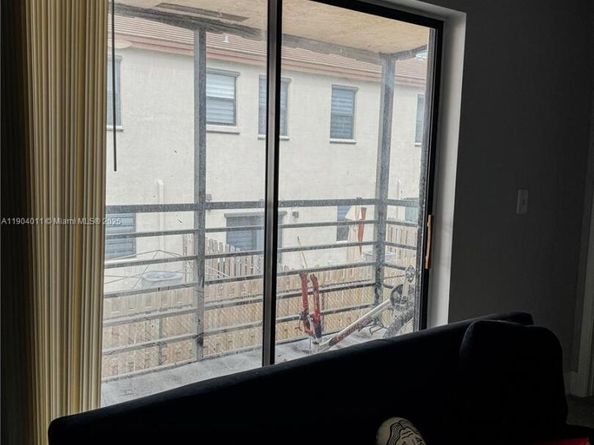 841 NE 207th Ln 3204, Miami FL 33179