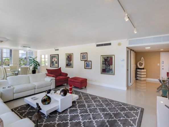 5660 Collins Ave 4B, Miami Beach FL 33140