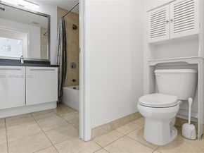 90 SW 3rd St 2408, Miami FL 33130