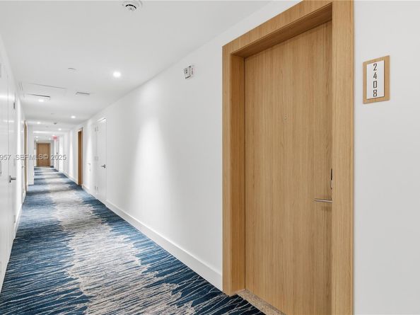 90 SW 3rd St 2408, Miami FL 33130