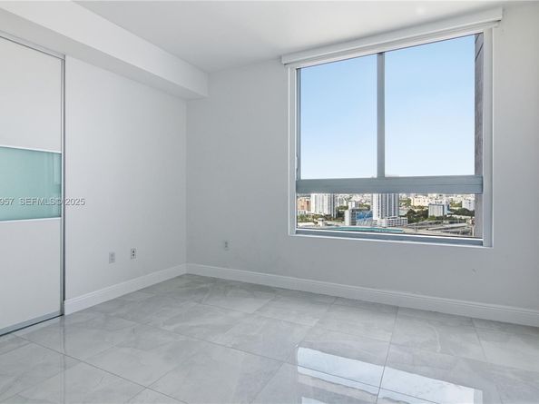 90 SW 3rd St 2408, Miami FL 33130