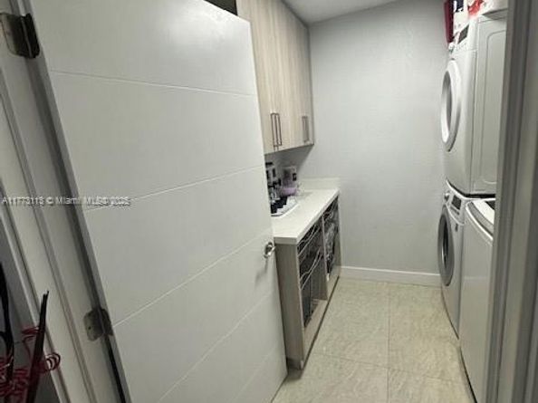 8920 Palm Tree Ln 8920, Pembroke Pines FL 33024