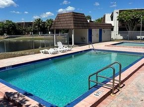 8920 Palm Tree Ln 8920, Pembroke Pines FL 33024