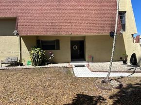 8920 Palm Tree Ln 8920, Pembroke Pines FL 33024