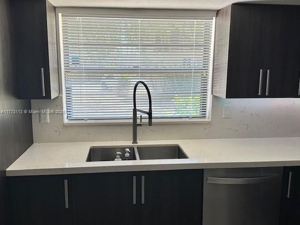 8920 Palm Tree Ln 8920, Pembroke Pines FL 33024