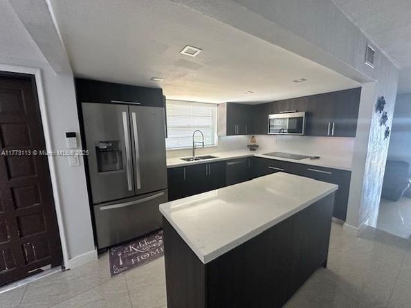 8920 Palm Tree Ln 8920, Pembroke Pines FL 33024