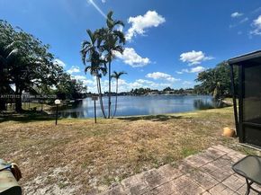 8920 Palm Tree Ln 8920, Pembroke Pines FL 33024