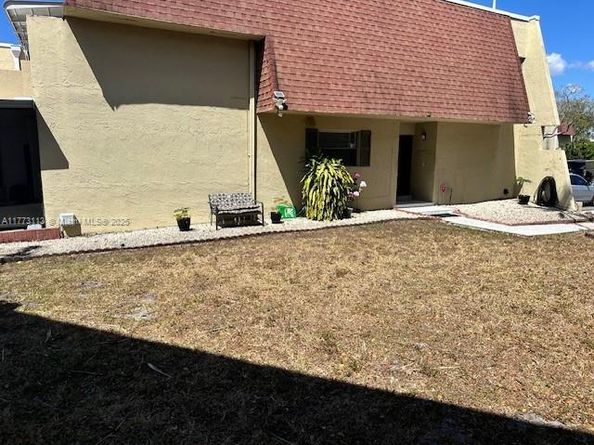 8920 Palm Tree Ln 8920, Pembroke Pines FL 33024