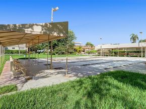 16701 NE 13th Ave 102, Miami FL 33162