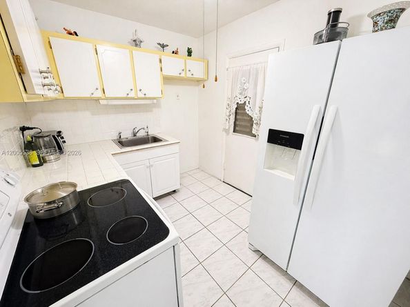 16701 NE 13th Ave 102, Miami FL 33162