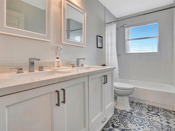 4703 SW 176th Ter, Miramar FL 33029