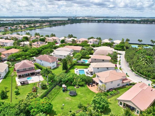 4703 SW 176th Ter, Miramar FL 33029