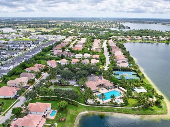 4703 SW 176th Ter, Miramar FL 33029
