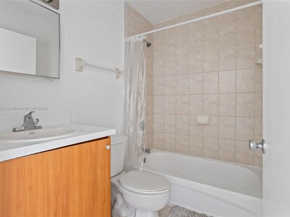 2756 NW 131st St 2756, Opa-Locka FL 33054