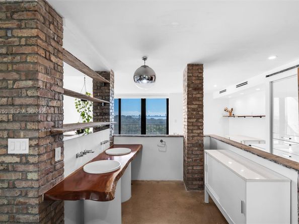 5701 Biscayne Blvd PH9, Miami FL 33137