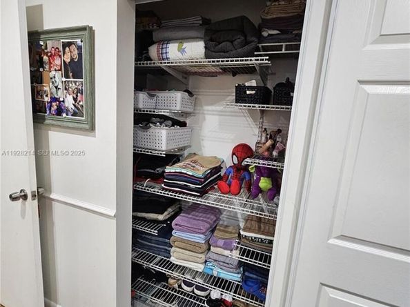 20160 NE 3rd Ct 8, Miami FL 33179