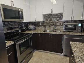 20160 NE 3rd Ct 8, Miami FL 33179