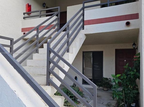 20160 NE 3rd Ct 8, Miami FL 33179