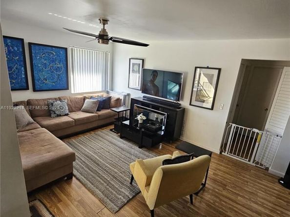 20160 NE 3rd Ct 8, Miami FL 33179