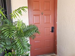 20160 NE 3rd Ct 8, Miami FL 33179