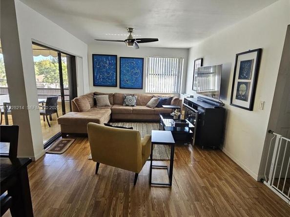 20160 NE 3rd Ct 8, Miami FL 33179