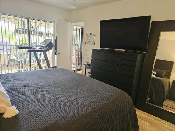 20160 NE 3rd Ct 8, Miami FL 33179