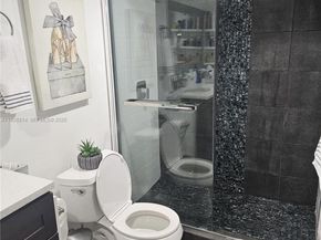 20160 NE 3rd Ct 8, Miami FL 33179