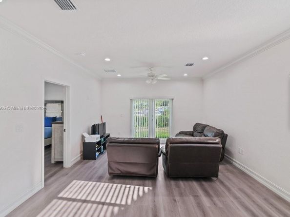 1941 NW 151st St, Miami Gardens FL 33054