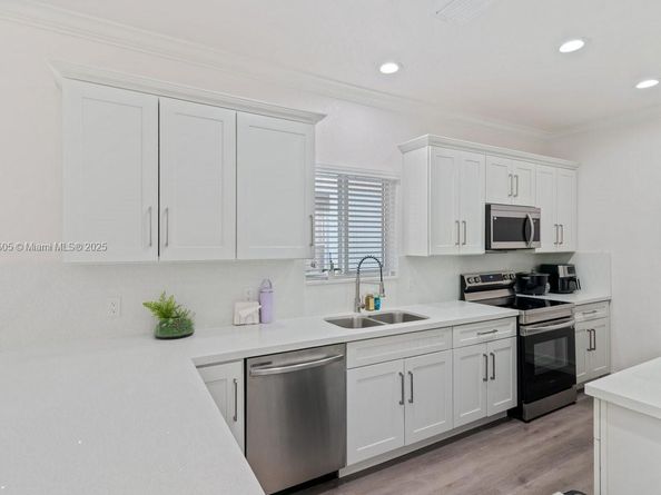 1941 NW 151st St, Miami Gardens FL 33054