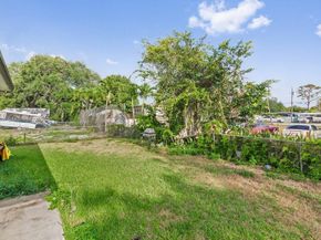 1941 NW 151st St, Miami Gardens FL 33054